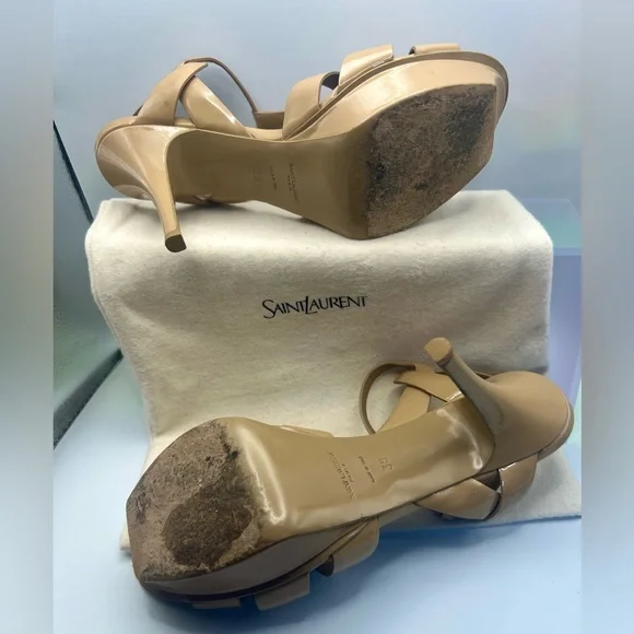 Saint Laurent Tribute platform sandals in a nude patent leather finish. Size 38 - Picture 7 of 10